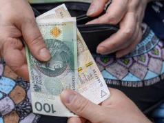 ZUS wypłaci dodatkowe pieniądze seniorom. Rząd zdecydował, nie każdy dostanie pełną kwotę