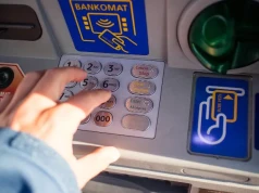 127 nielegalnych wypłat z bankomatu. Mężczyźnie grozi 10 lat więzienia
