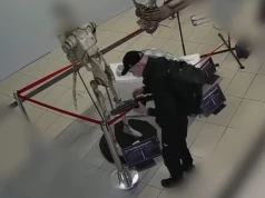 Z galerii handlowej zniknęła replika broni droida. Rozpoznajesz tego mężczyznę?