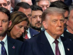 Trump zasnął na oczach całego świata? Nagranie z pogrzebu wywołało burzę w internecie