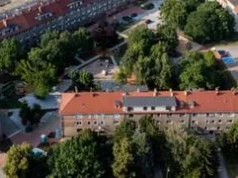 Zielony kwartał na Karłowicach. Jak miasto odnowiło podwórko przy ul. Kromera