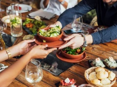 Polacy stawiają na jedno danie, a rynek nadal rośnie. Najnowsze dane o gastronomii