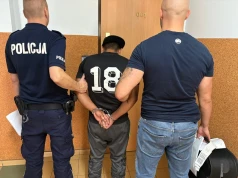 Policjanci zatrzymali obcokrajowca i złożyli wniosek o jego deportację, w związku z rażącym łamaniem polskiego prawa