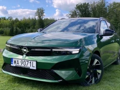 Test: Opel Astra po liftingu to przykład subtelnych zmian. Nowa twarz, te same zalety