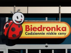 Biedronka odpala petardę tylko 29 lipca. Oddają kasę za kaucję, Polacy wyczyszczą półki