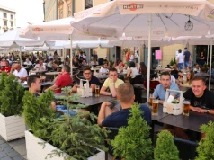 Kary do 1 mln zł. Ile zakaz reklamy alkoholu będzie kosztował gastronomię?
