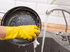 Masz w kuchni gąbkę? Lepiej wyrzuć, to siedlisko groźnych patogenów