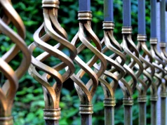Żegnajcie metalowe ogrodzenia. Nadchodzi przełom. Wygląda prestiżowo