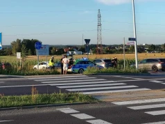 Pijana matka rozbiła auto z dziećmi. Na miejsce przyjechał pijany mąż i zaatakował policjanta?!