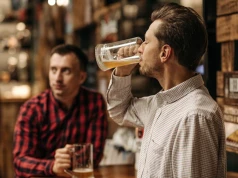 Nowy lek może pomóc w leczeniu uzależnienia od alkoholu. Wyniki badania fazy 2