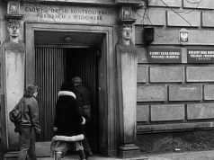 W PRL cenzurowano wszystko. "Trudne przypadki były odsyłane do Warszawy"