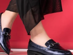 Lasocki już wyprzedaje buty na jesień. Ten model w CCC wygląda dużo drożej