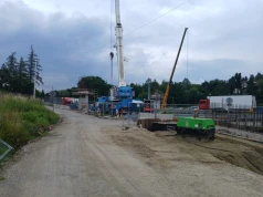 Nocne utrudnienia na Zakopiance. Drogowcy montują kolejne belki nowej kładki