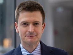 Analityk radzi kupować akcje Asbisu, ale inwestorzy robią co innego