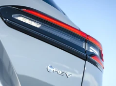 Toyota wyprzedziła wszystkie marki premium w badaniu satysfakcji. Wśród napędów prowadzą hybrydy
