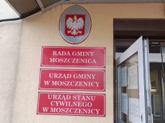 Ponad 500 tysięcy złotych dla gminy Moszczenica: Powstanie nowe boisko i odnowiony zbiornik wodny