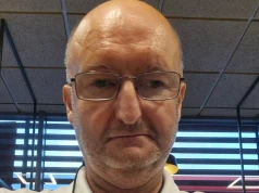 Z polityki do kuchni. Piotr Wawrzyk został kulinarnym influencerem i recenzuje nadmorskie przysmaki