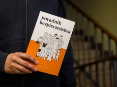 Kierwiński przypomina o "Poradniku Bezpieczeństwa"! Tam napisano, co robić w razie a…