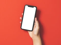 Zakaz telefonów w szkołach i przedszkolach wejdzie w życie – nowelizacja prawa oświatowego z podpisem prezydenta