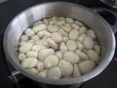 Dodaj do gotowania bobu. Podbija smak i skutecznie zapobiega wzdęciom