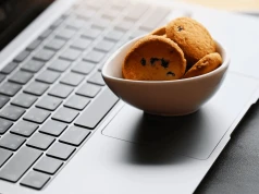 „Akceptuję wszystkie” pod lupą. Spór o przyszłość cookies