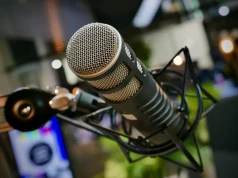 Ponad 80 milionów za... rozmowy. Forbes ujawnił króla światowych podcastów