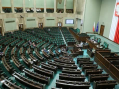Posłowie mają 33 dni wakacji. Pan Andrzej krótko: "Ja niestety muszę cały czas tyrać"