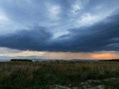 Gwałtowne burze i ekstremalne upały. IMGW wydał ostrzeżenia