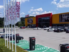 Stacje szybkiego ładowania pojazdów elektrycznych powstaną przy salonach meblowych