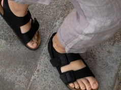 Minimalistyczne klapki to hit każdego lata. Te modele z Reserved i eobuwie kupisz teraz o wiele taniej
