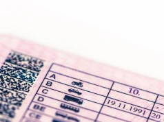 Lecą mandaty za niewiedzę po 1,5 tys. zł. Wszystko przez tajemniczy kod