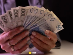 Oszustwo na "kuriera z bukietem". Kobieta straciła ponad 400 tys. zł