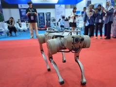 Szkoła w Nowym Jorku wstrzymała plan nauczyciela z AI z powodu biznesu producenta z robotami seksualnymi