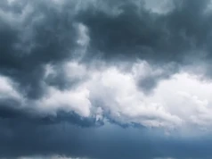 Groźne burze zmierzają nad region koniński. Wiatr może osiągnąć 100 km/h