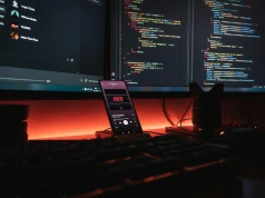 AI już przejmuje władzę? Ekspert mówi, czy powinniśmy się obawiać incydentów w OpenAI i Anthropic