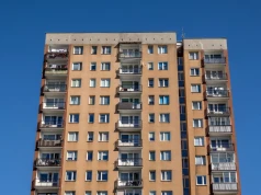 Bloki z wielkiej płyty mają problem. Mieszkańcy zapłacą 10 tys. zł