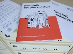Politycy opozycji wyśmiewają alert RCB. "To jest taka amatorszczyzna, że głowa boli"