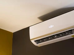 Założył w domu klimatyzację, teraz dostał rachunek. Oto cena godziny chłodzenia