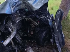 Koszmarny wypadek w Mysłowie. Auto uderzyło w drzewo.