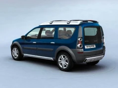 Ta Dacia miała suszarki do butów, kino i dach na snowboard. Logan Steppe wyprzedził epokę