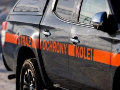 Jechały na hulajnodze, potrąciły pieszą. Funkcjonariusz SOK ruszył na pomoc nieprzytomnej kobiecie
