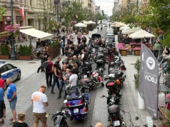 Wielka parada motocykli na Piotrkowskiej w Łodzi