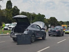 Zderzenie trzech aut na Wisłostradzie. Troje rannych, w tym niemowlę i 11-letnie dziecko