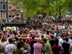 Tysiące osób na hucznym World Pride w Amsterdamie