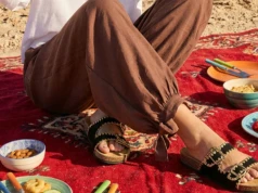 Klapki typu Birkenstock za ułamek ceny. Te modele z Lidla i Sinsay wyglądają świetnie