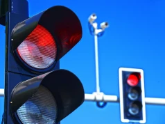 Kamery RedLight w Warszawie i na Mazowszu. Czy mandat wpada za żółte światło? Sprawdź, zanim wjedziesz na skrzyżowanie