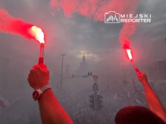 Tłumy na rondzie Dmowskiego w Godzinę „W”. Warszawiacy oddali hołd Powstańcom