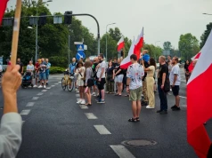 Godzina W. Legniczanie oddali hołd powstańcom na placu Wilsona (FOTO)