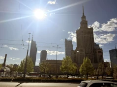 Tragedia przy Pałacu Kultury i Nauki. 31-latek zginął po upadku z 10-metrowego muru