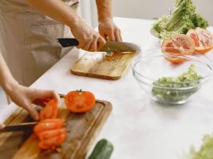 To, co jesz, zmienia bakterie jelitowe. Naukowcy pokazali, jak działa dieta roślinna
